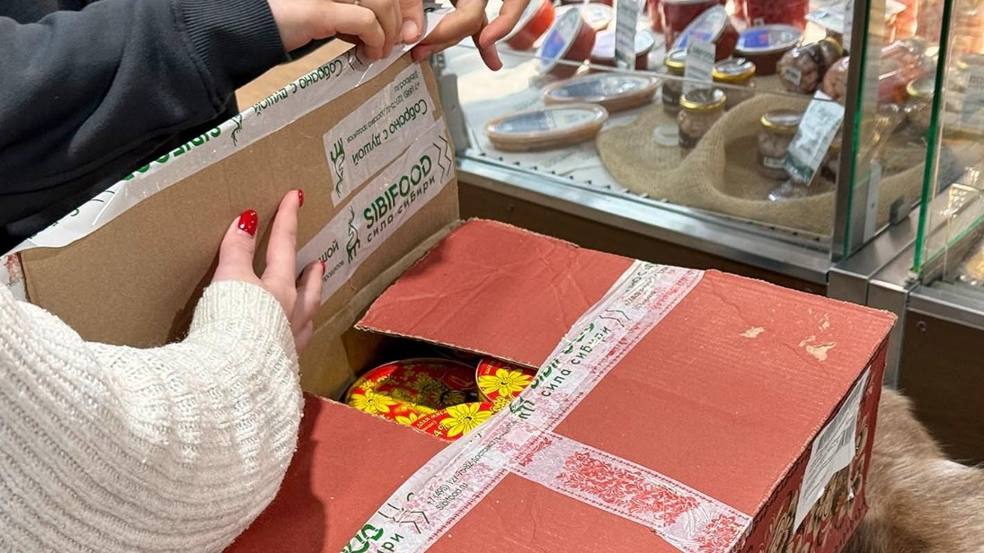 Участник межрегиональной ярмарки собрал гуманитарный груз для бойцов СВО