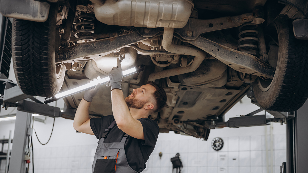 Исследование: Автомеханики получают больше чаевых, чем официанты