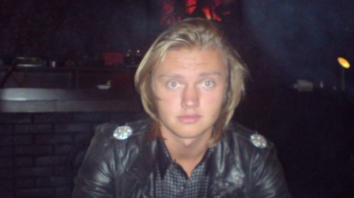 Сын Надежды Кадышевой оставил беременную жену без денег в Дубае