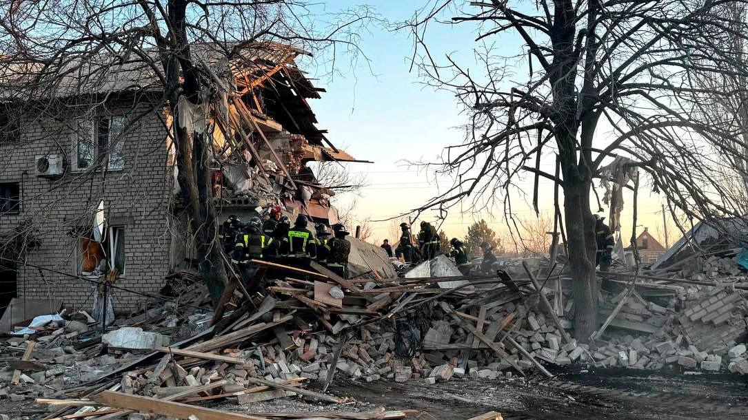 Два подъезда дома обрушились в Запорожской области, погибли двое детей