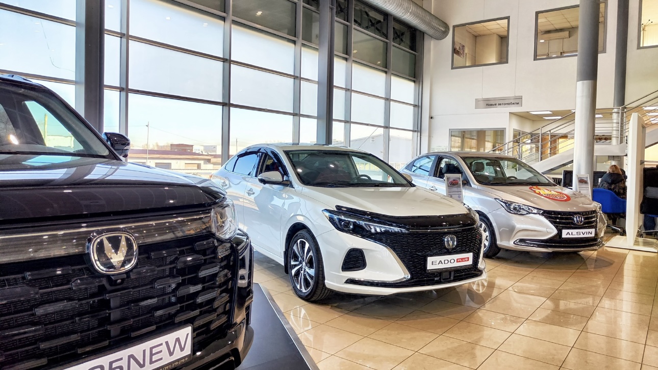 Китайские автосалоны массово закрываются по всей России из-за нехватки инвесторов