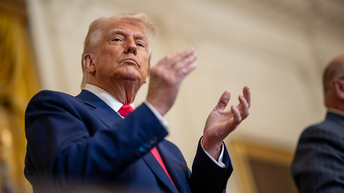 Майк Джонсон: Трамп изгнал Эпштейна из резиденции после слухов о секс-скандале