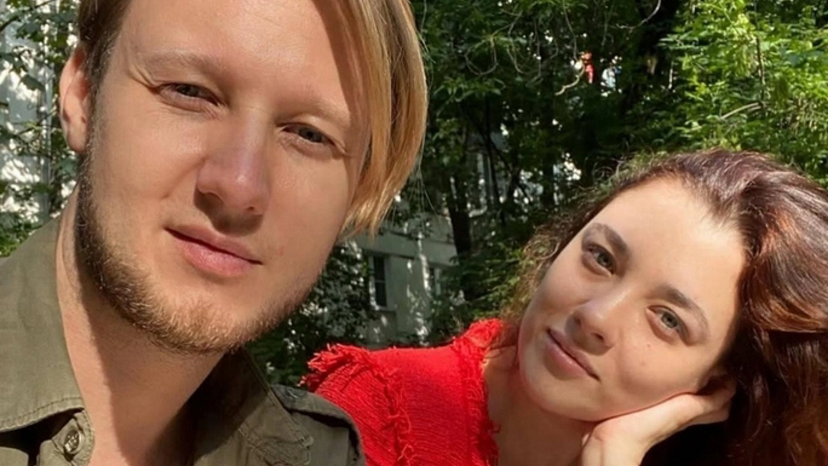 67f7bb5e82682c6fdba4d999 «Врагу не пожелаешь»: солист «Челси» Корзин рассказал, как перенес смерть жены