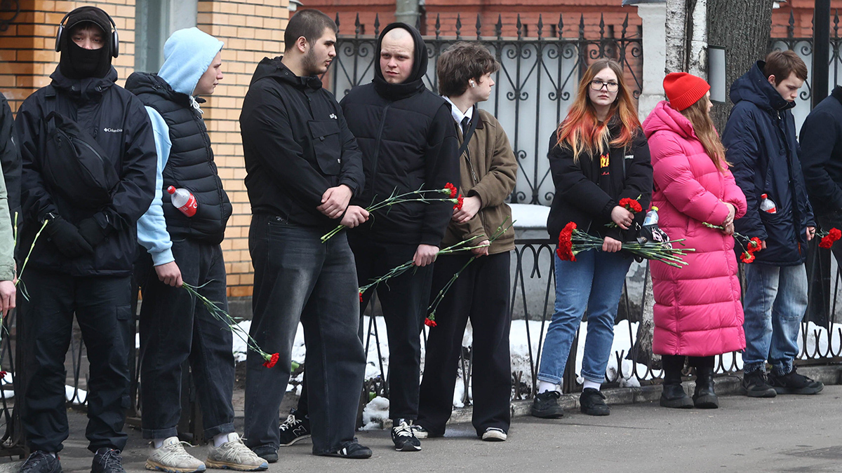 Более пяти человек задержали во время прощания с Пашей Техником