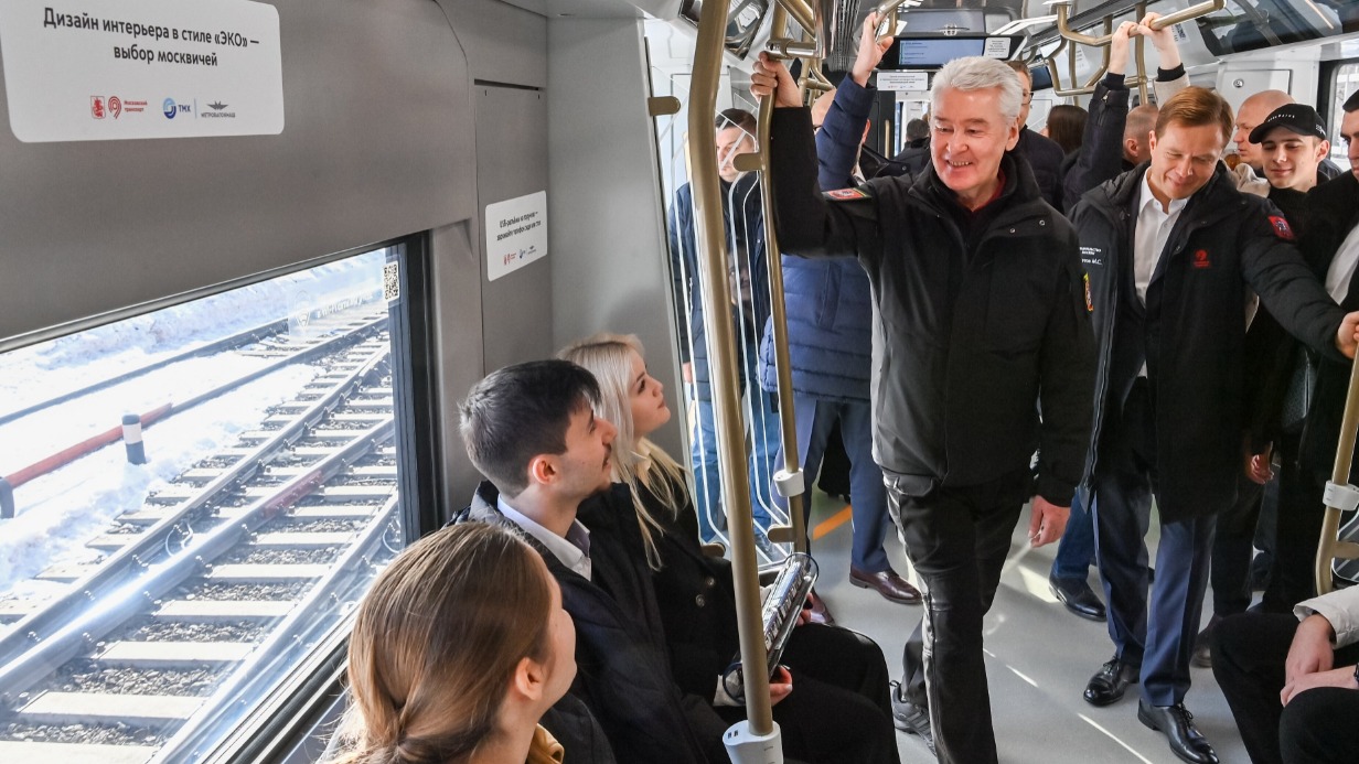 Мэр Москвы Сергей Собянин принял участие в запуске на Замоскворецкой линии метро первого поезда серии «Москва-2024». Восемь вагонов состава могут перевозить почти 1500 человек 