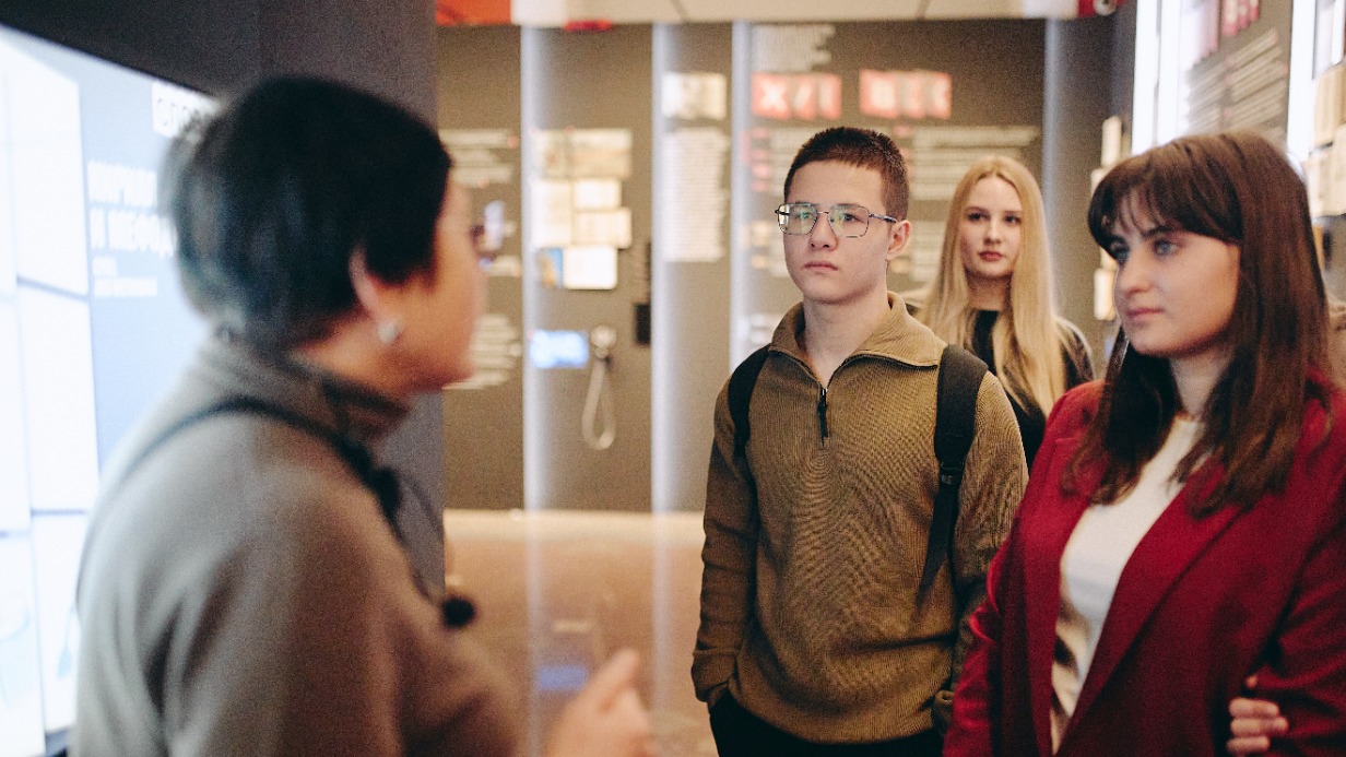 Сергунина пригласила молодежь Москвы на экскурсии «Маршруты Победы»