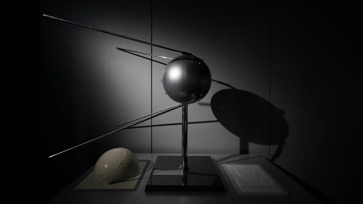 Музей космонавтики показал редкие экспонаты из закрытого фонда