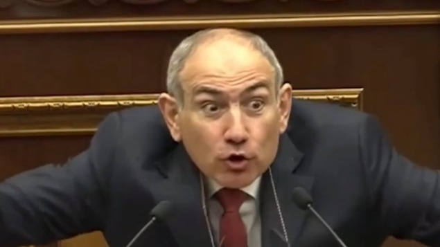 Пашиняна начало трясти в ходе выступления в парламенте из-за переизбытка эмоций