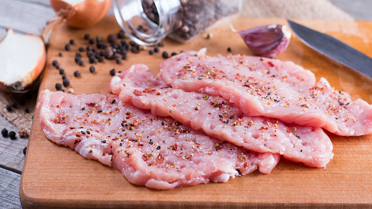 Shot: Сальмонеллу обнаружили в мясной продукции «Петелинки»