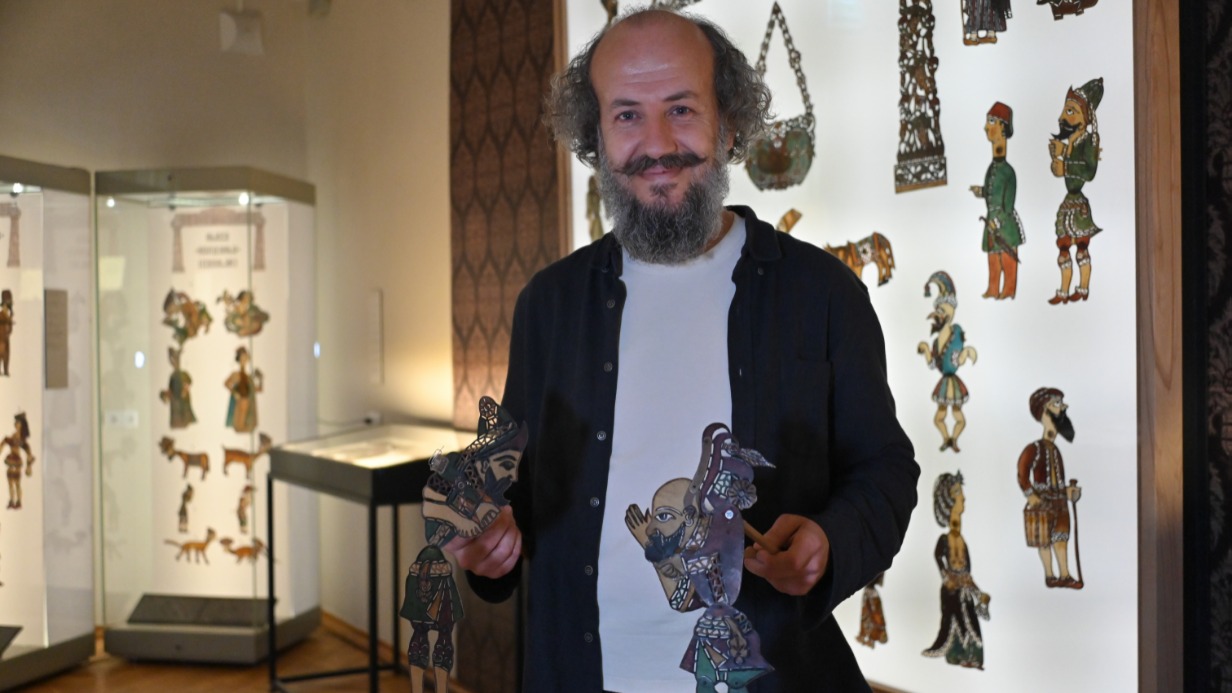 Турецкий художник и режиссер Чингиз Самсун представляет в Музее Востока национальный театр «Карагез»