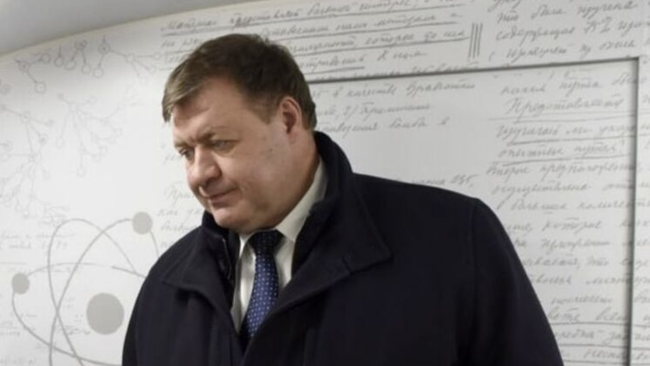 Бывшего заместителя экс-главы Курской области Дедова доставили в суд