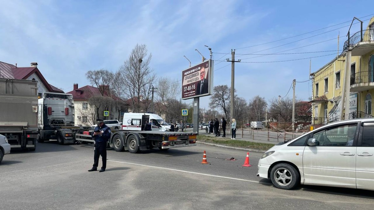 Ребенок погиб под колесами фуры в Уссурийске