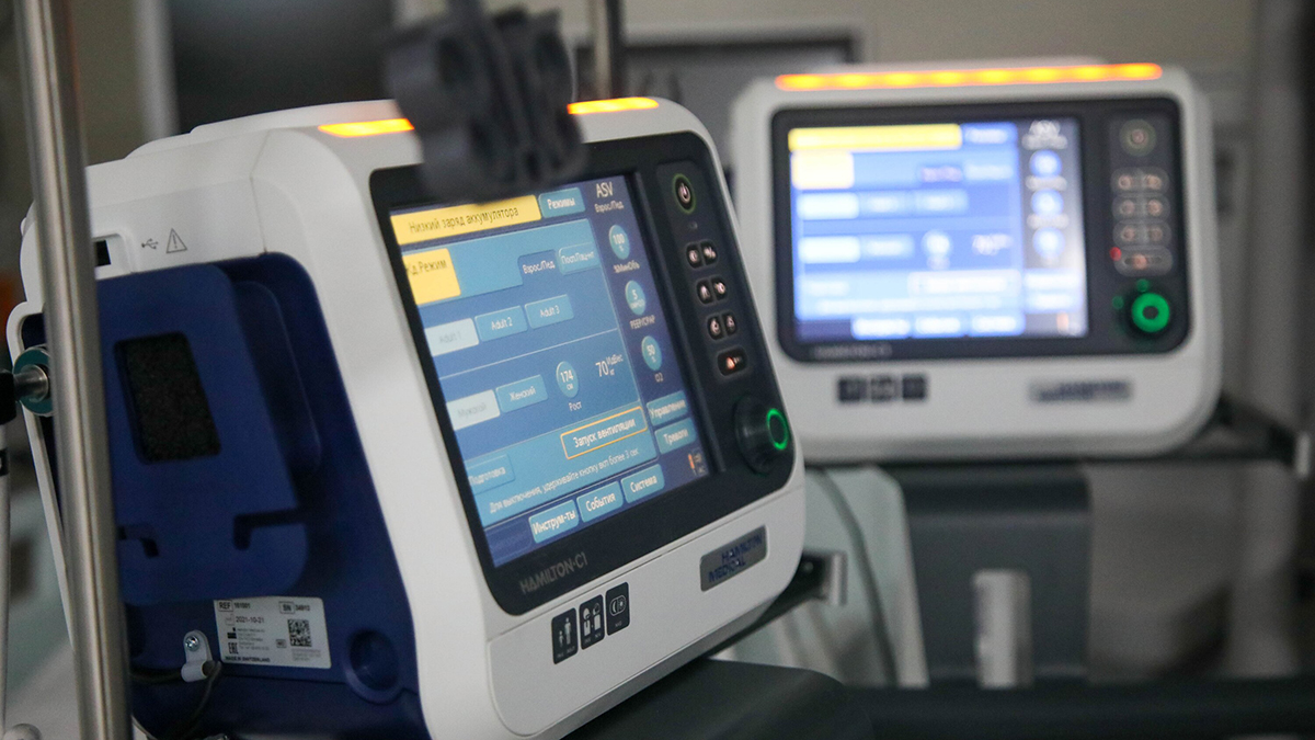 Врачи извлекли из головы ребенка восемь личинок овечьего овода