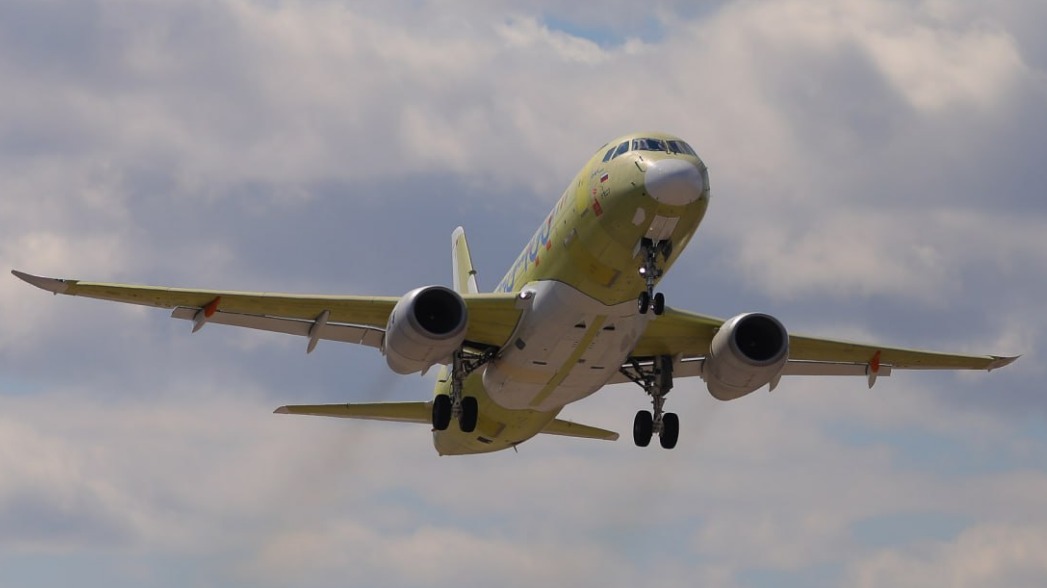 Полностью импортозамещенный SJ-100 впервые поднялся в небо