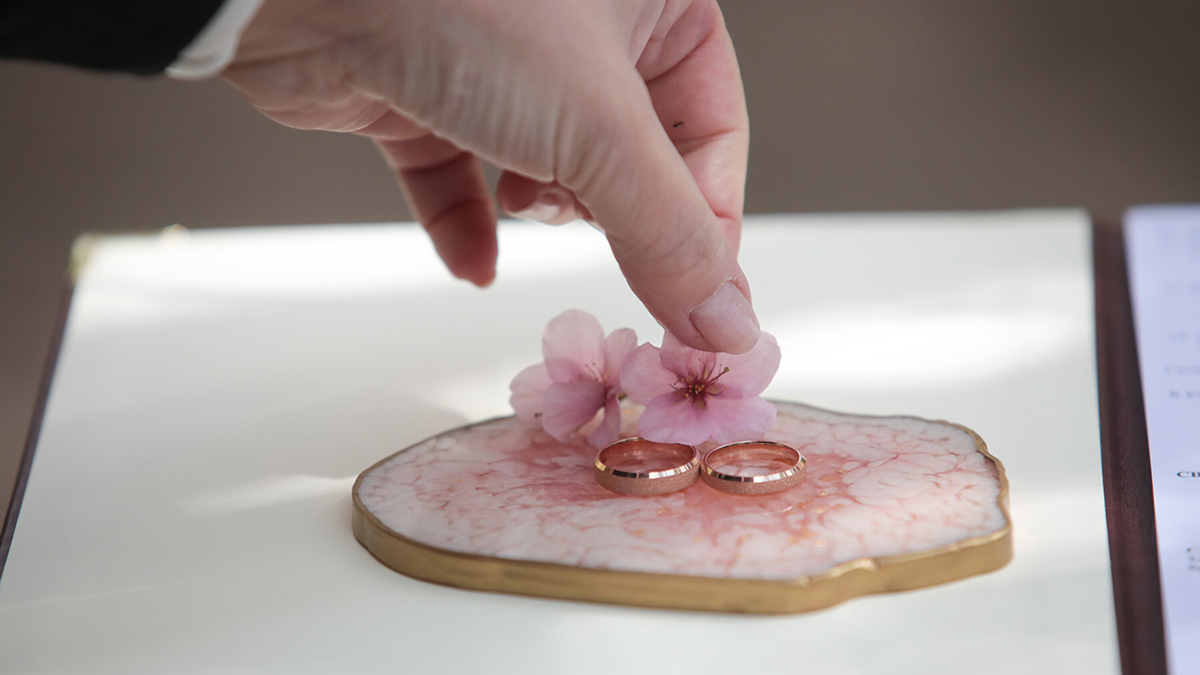 Загсы открыли прием заявлений на регистрацию брака на площадках «Лета в Москве»