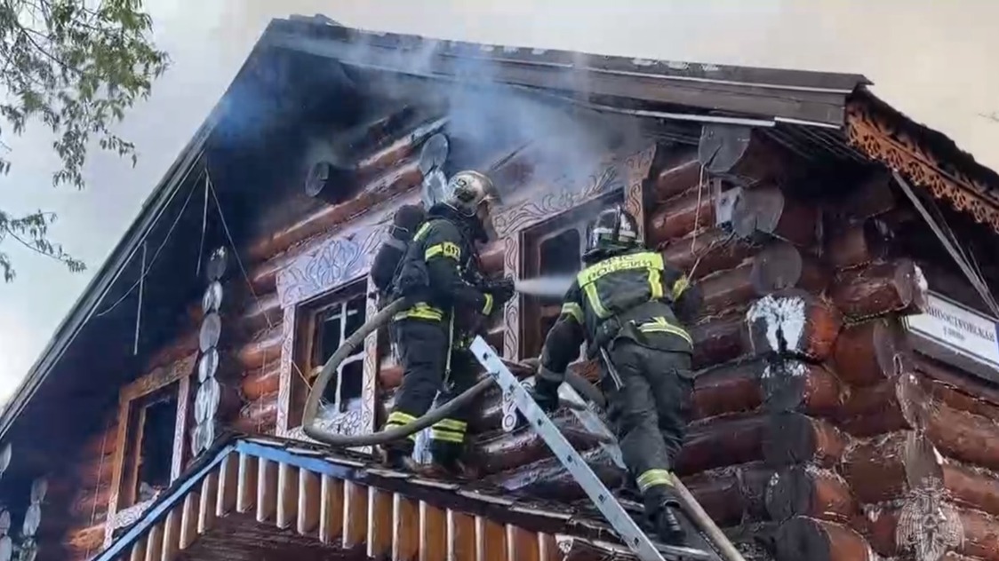 Пожар в банном комплексе на востоке Москвы потушили
