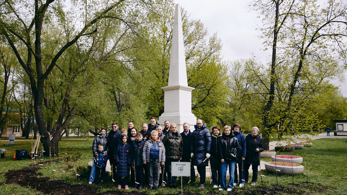 Общественная палата Москвы высадила аллею сирени в Воронцовском парке