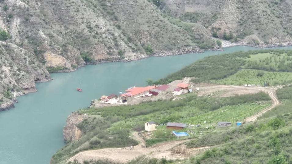 Стала известна предварительная причина столкновения катера со скалой в Дагестане