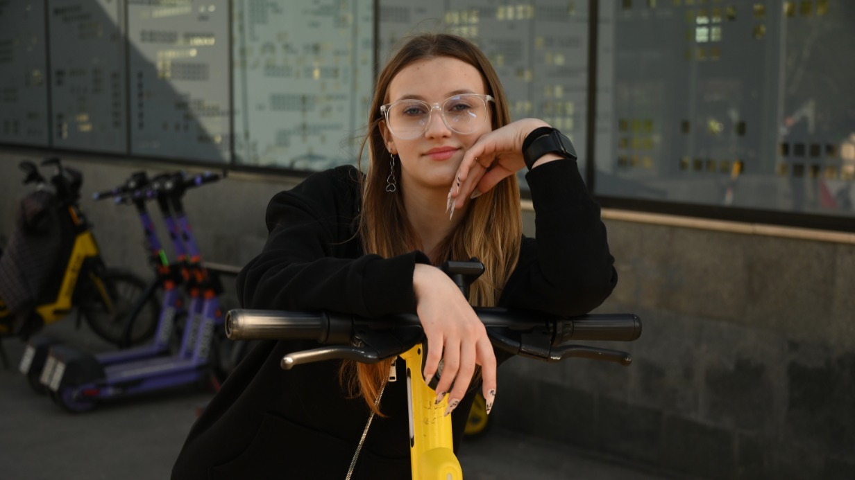 Школьница Ольга Шкрид мечтает взять в аренду электросамокат