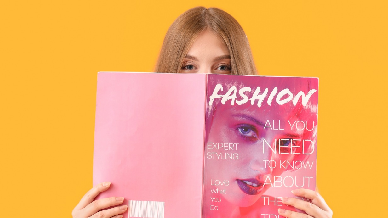 Металлические визитки и кулоны из отпечатков: какие товары покупают москвичи для создания имиджа