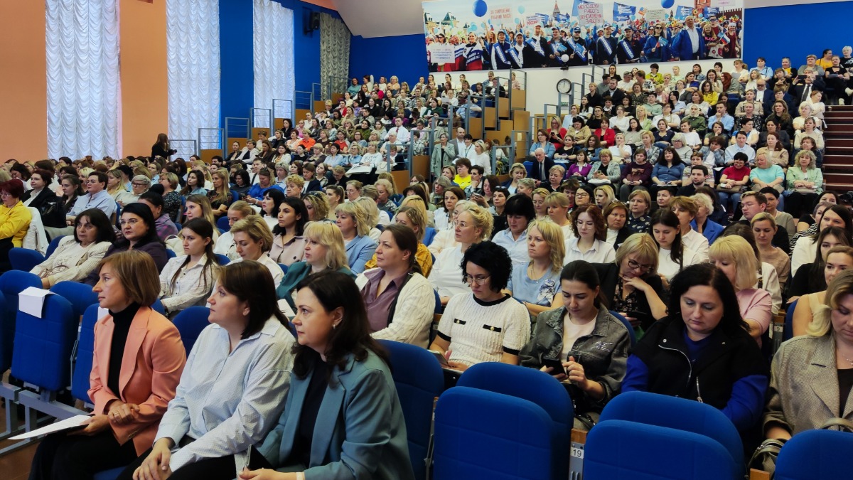 Молодым специалистам столичных учреждений здравоохранения рассказали о безопасности и охране труда