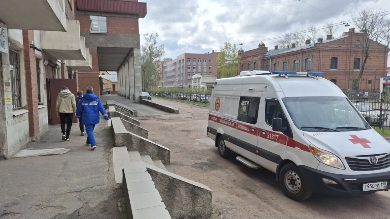 Задержание студентов СПбГПМУ: сколько человек поймали, как они попались на взятках и кто получал деньги