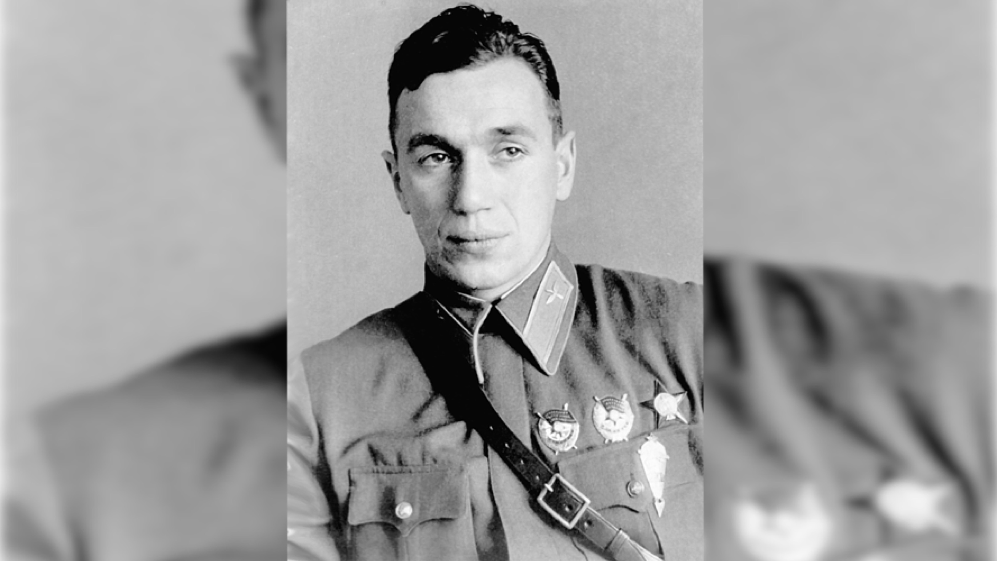 Николай Остряков. Фото сделано не ранее октября 1937 года