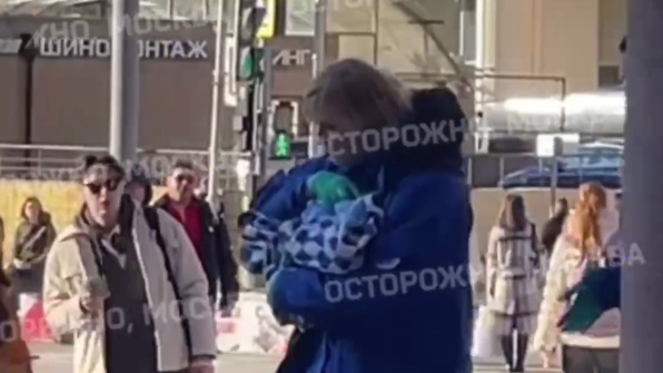 Женщина родила ребенка на станции метро «Чистые пруды» в Москве