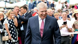 Чем грозит Британии дело в отношении экс-принца Эндрю