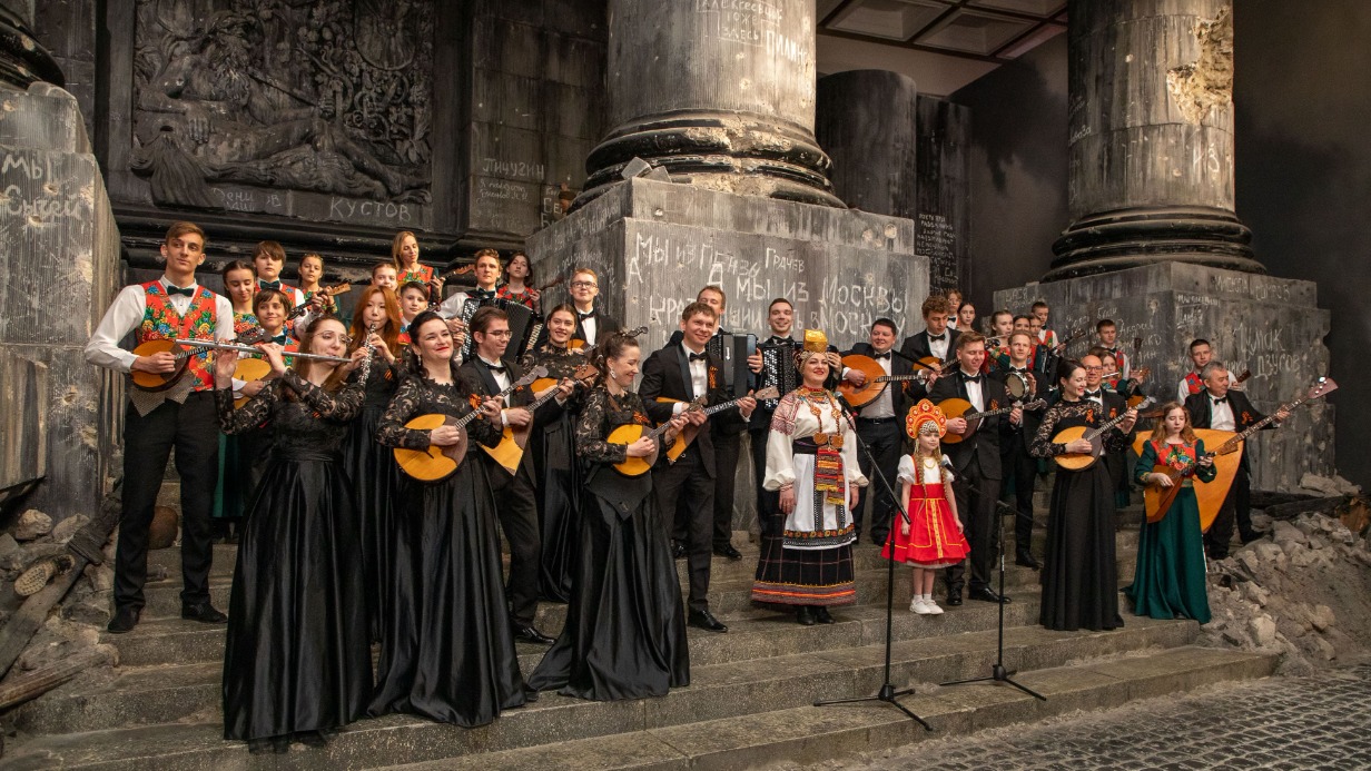 Более 100 музыкантов воссоздали в Музее Победы концерт Лидии Руслановой у Рейхстага