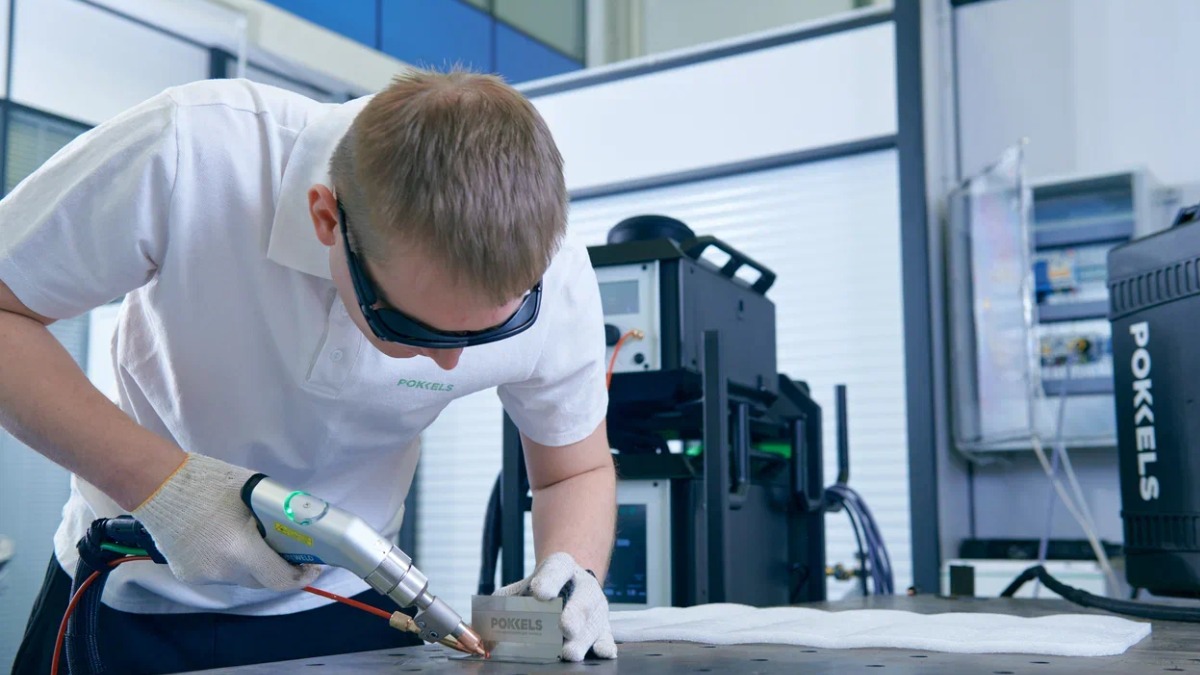 Анатолий Гарбузов: Московские промышленники представили инновационные лазеры для металлообработки