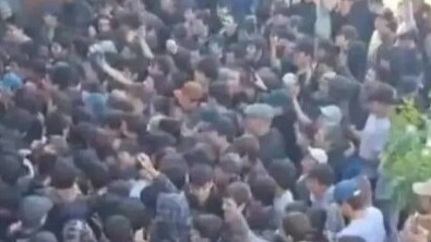 Shot: Жители Дагестана разнесли магазин ради товаров по 99 рублей