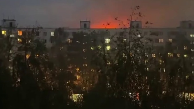 Собянин: Оперативные службы работают на месте пожара на юго-западе Москвы