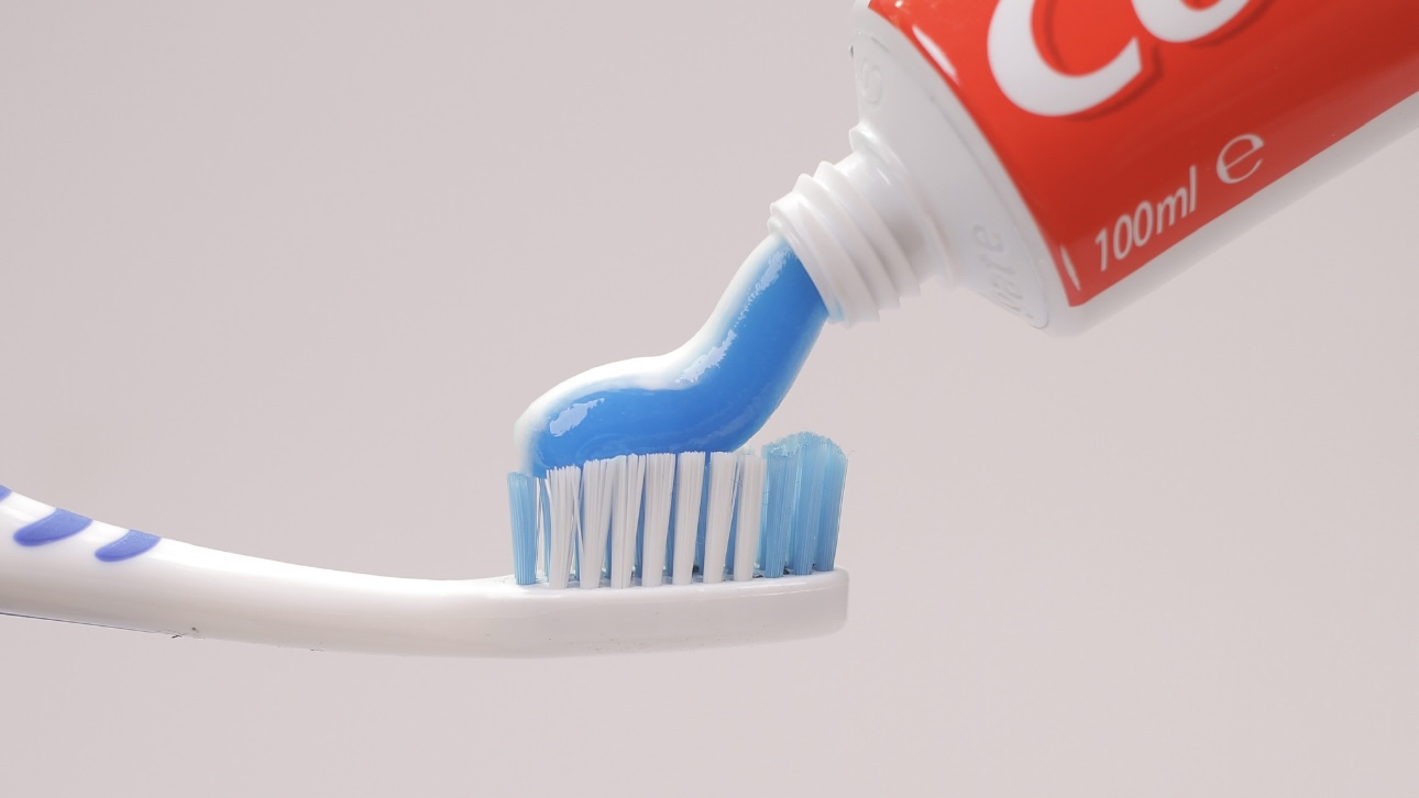 Зубную пасту Colgate запретили в ряде стран из-за жалоб на язвы и отеки