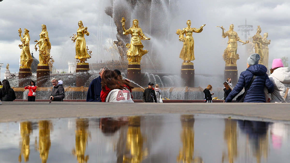 Гости выставки Русского музея на ВДНХ могут посетить экскурсию о советской Москве