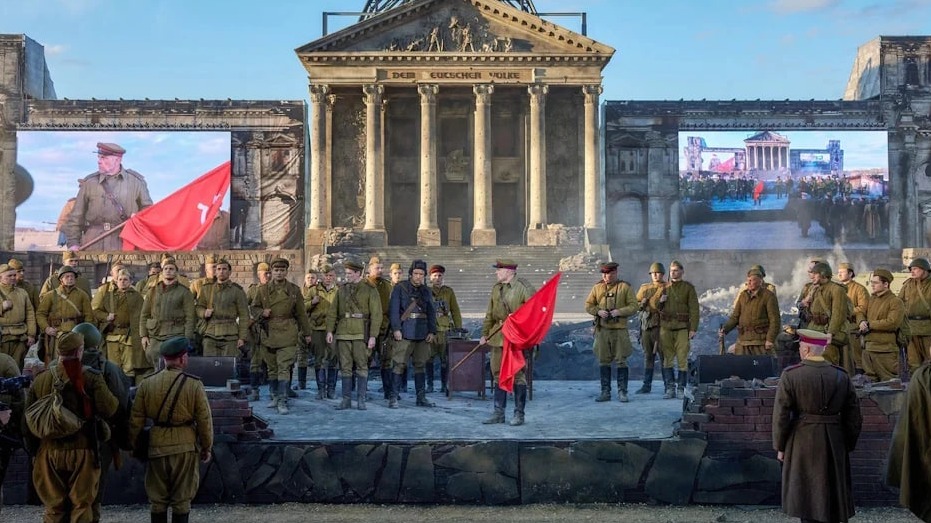 Постановка «Победа! Знамя над Рейхстагом» детально воссоздает штурм Берлина