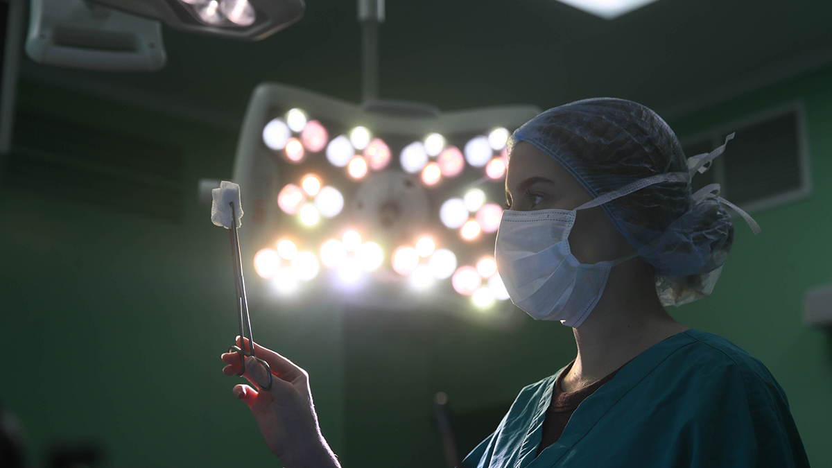 Московские врачи провели пять переливаний крови ребенку в утробе матери