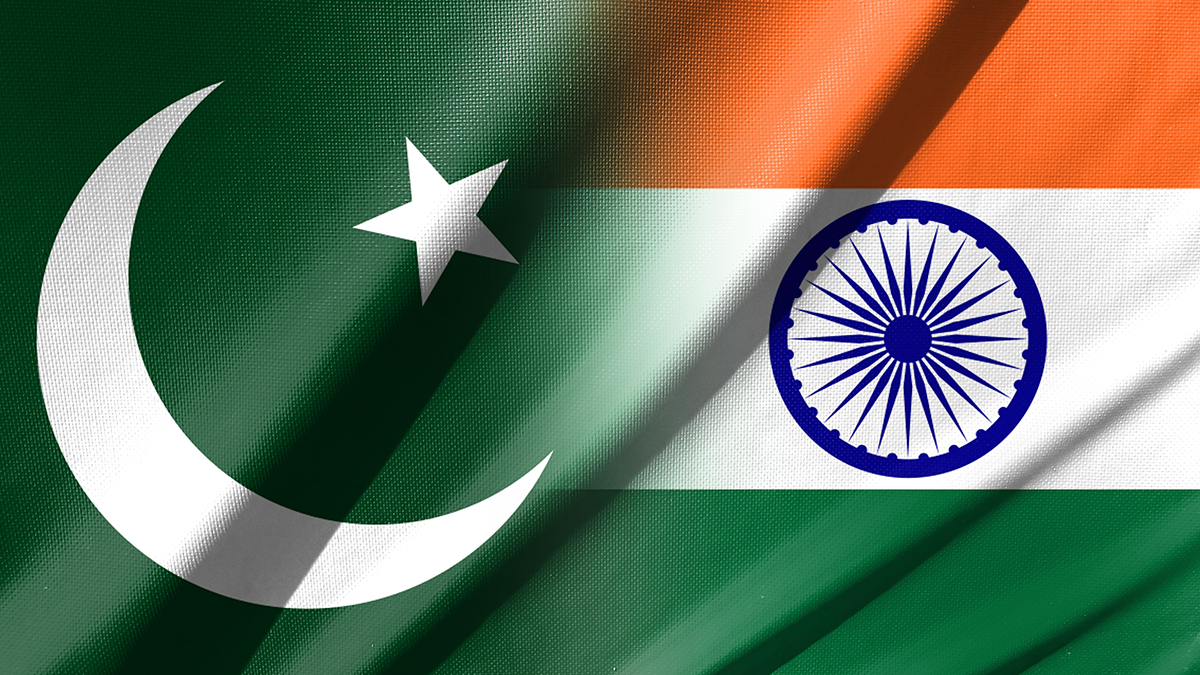 Пакистан заявил об обстреле трех авиабаз индийскими ракетами