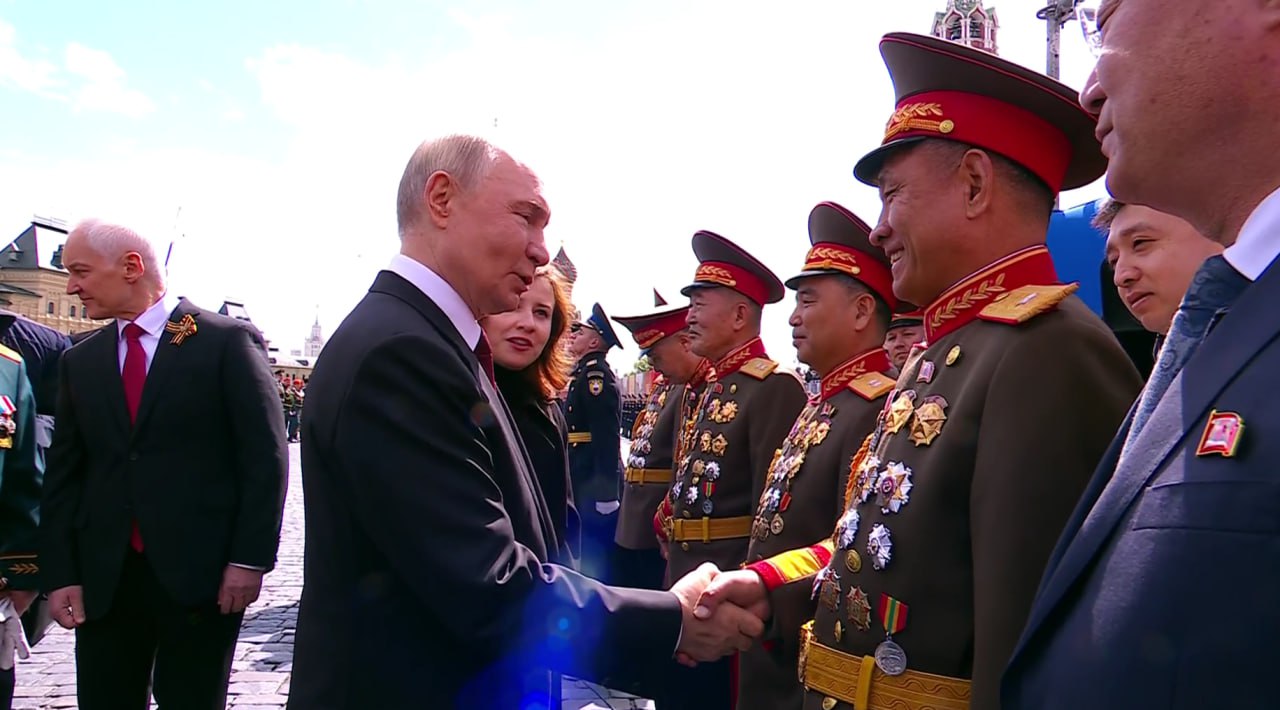 Владимир Путин пообщался с северокорейскими военнослужащими