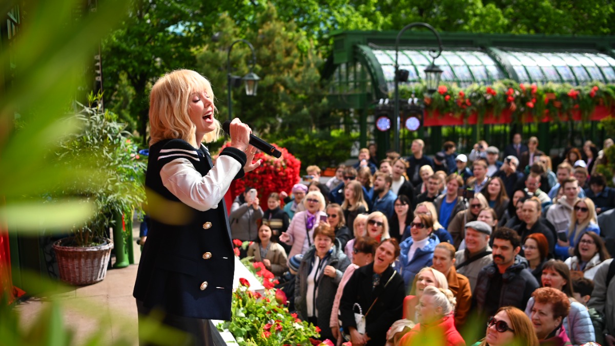 «Василий Теркин», «Смуглянка» и «Катюша»: на сценах «Московской весны Победы» дают спектакли и концерты о самом главном