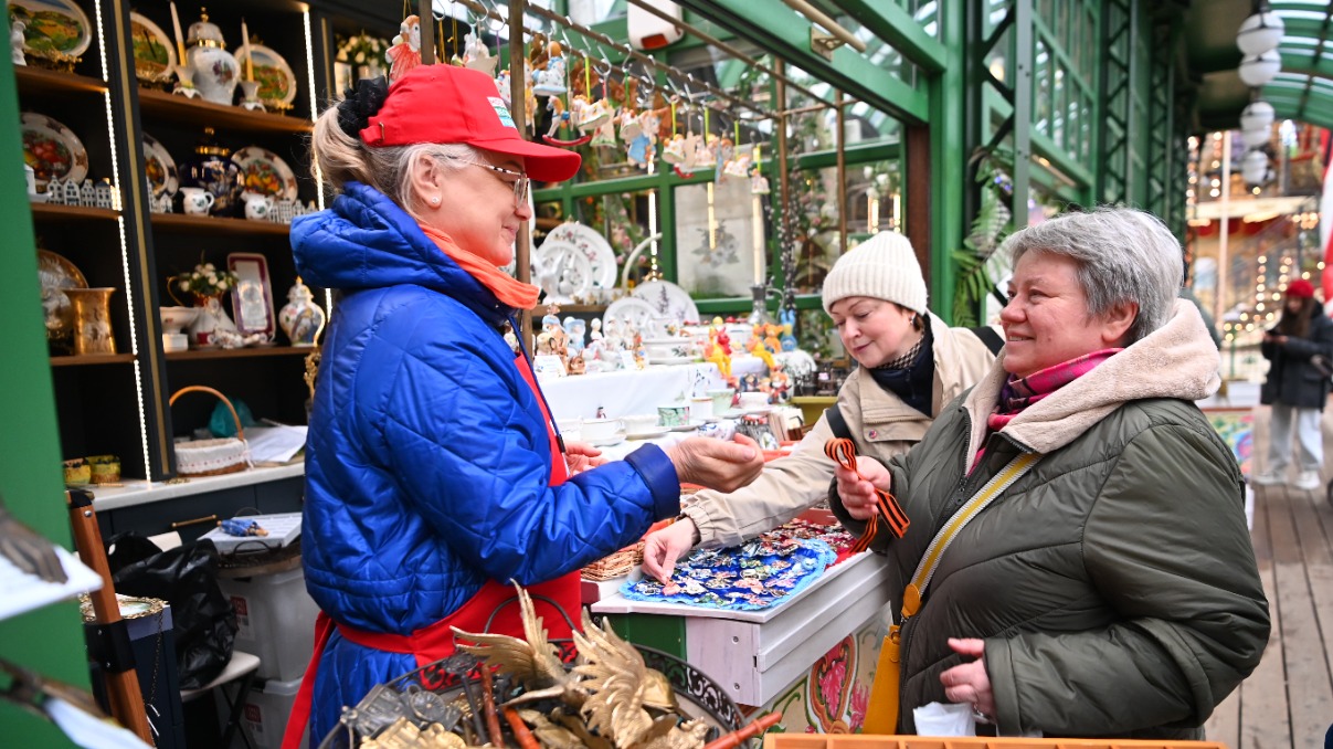 Кролик-гриль, жареные пельмени и винтаж: что можно приобрести на площадках «Московской весны Победы»