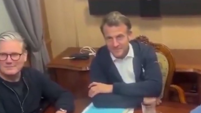 Подозрительный сверток: Макрона и Мерца заподозрили в употреблении наркотиков