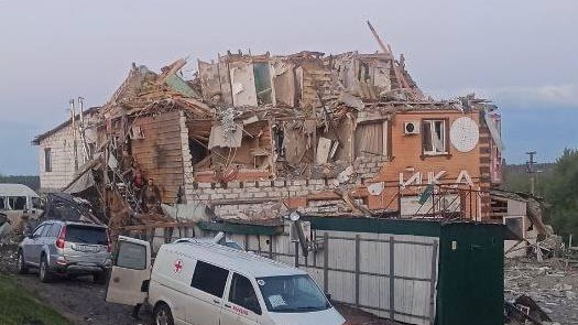 Три человека пострадали при ракетном ударе ВСУ по Рыльску в Курской области