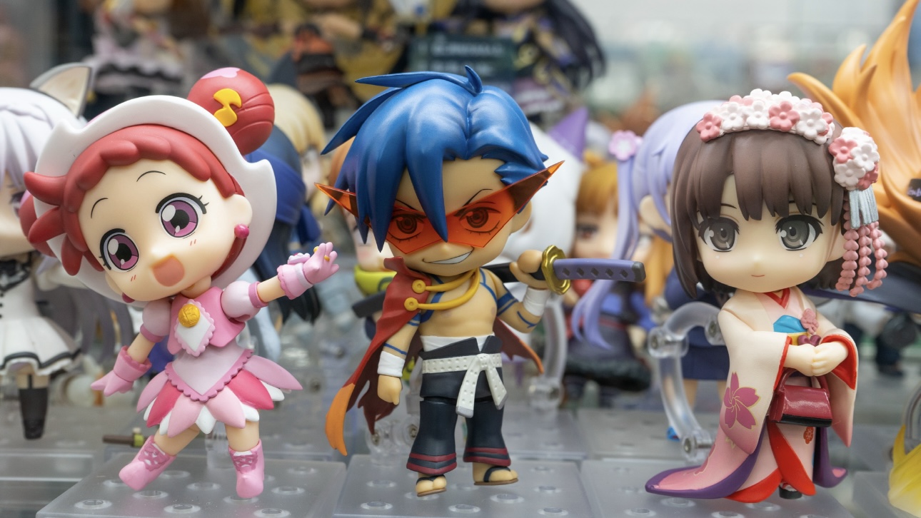 В РФ призвали проверить аниме-игрушки, изображающие детей в непристойных позах