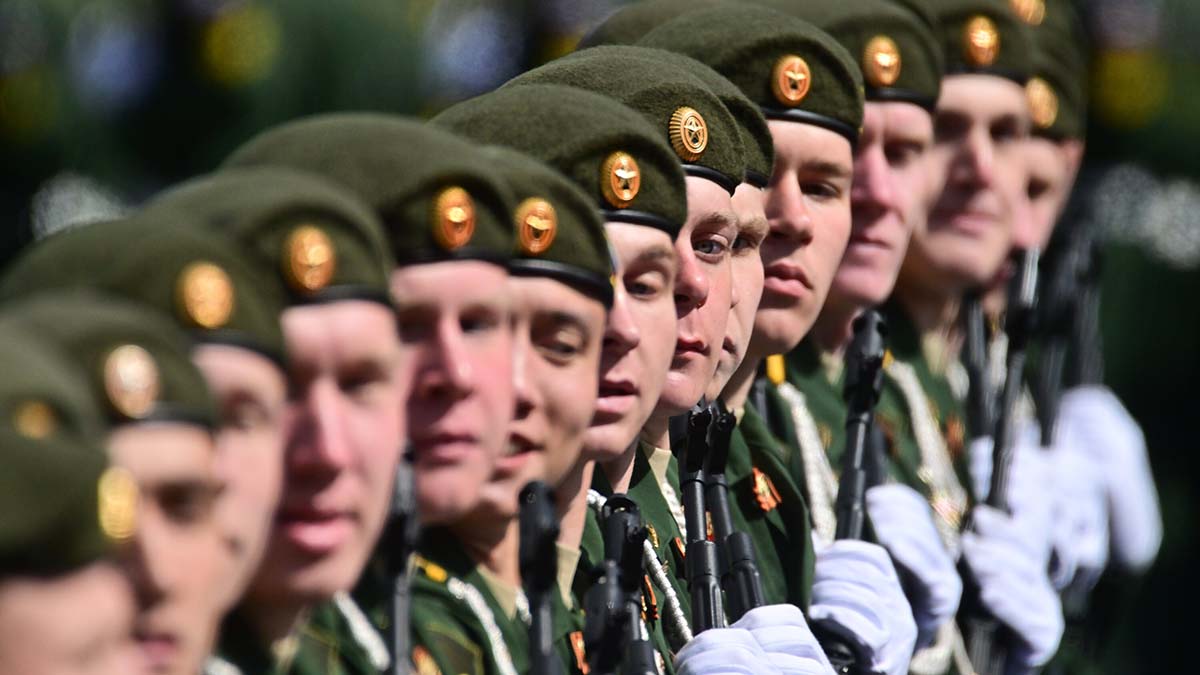 Депутат Рожнов объяснил, в чем исторически заключается сила российской армии