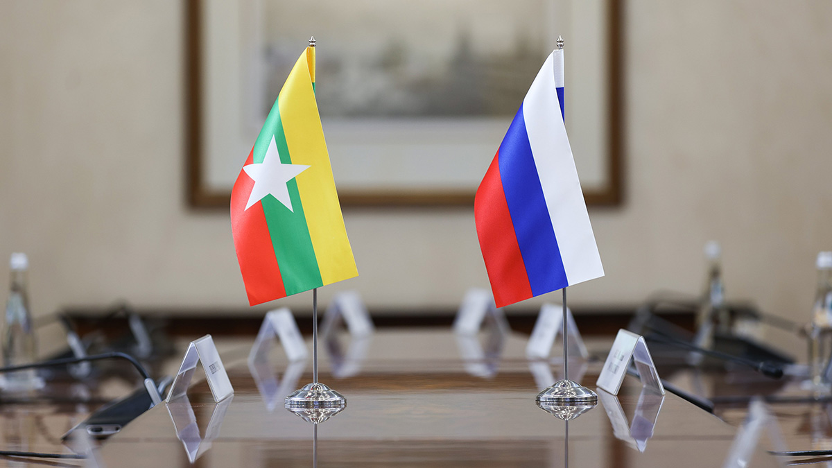 Консул Ильин: Россиян заманивают в рабство в Мьянме, предлагая карьеру моделей