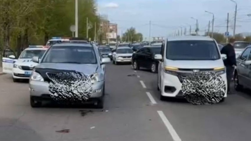 Жительница Улан-Удэ попала сразу под два автомобиля и выжила