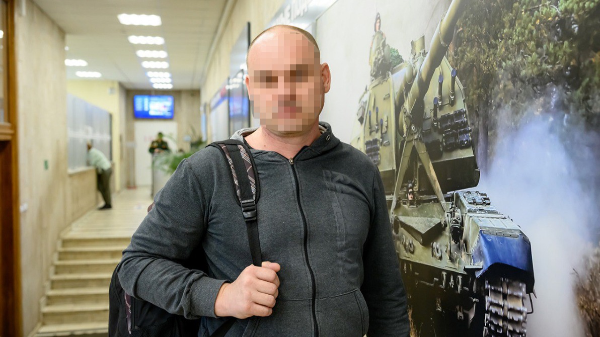 Контрактник Дмитрий Иванов (имя изменено по просьбе героя) в Едином пункте отбора на Яблочкова