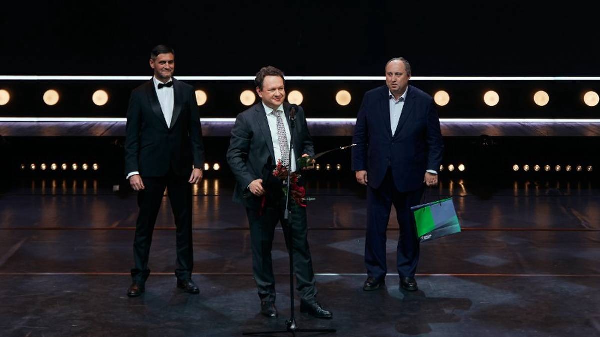 На фото: генеральный директор АО «АтомЭнергоСбыт» Петр Конюшенко; первый заместитель президента–председателя правления банка ВТБ Дмитрий Пьянов; генеральный директор АО «Редакция газеты «Вечерняя Москва» Георгий Рудницкий