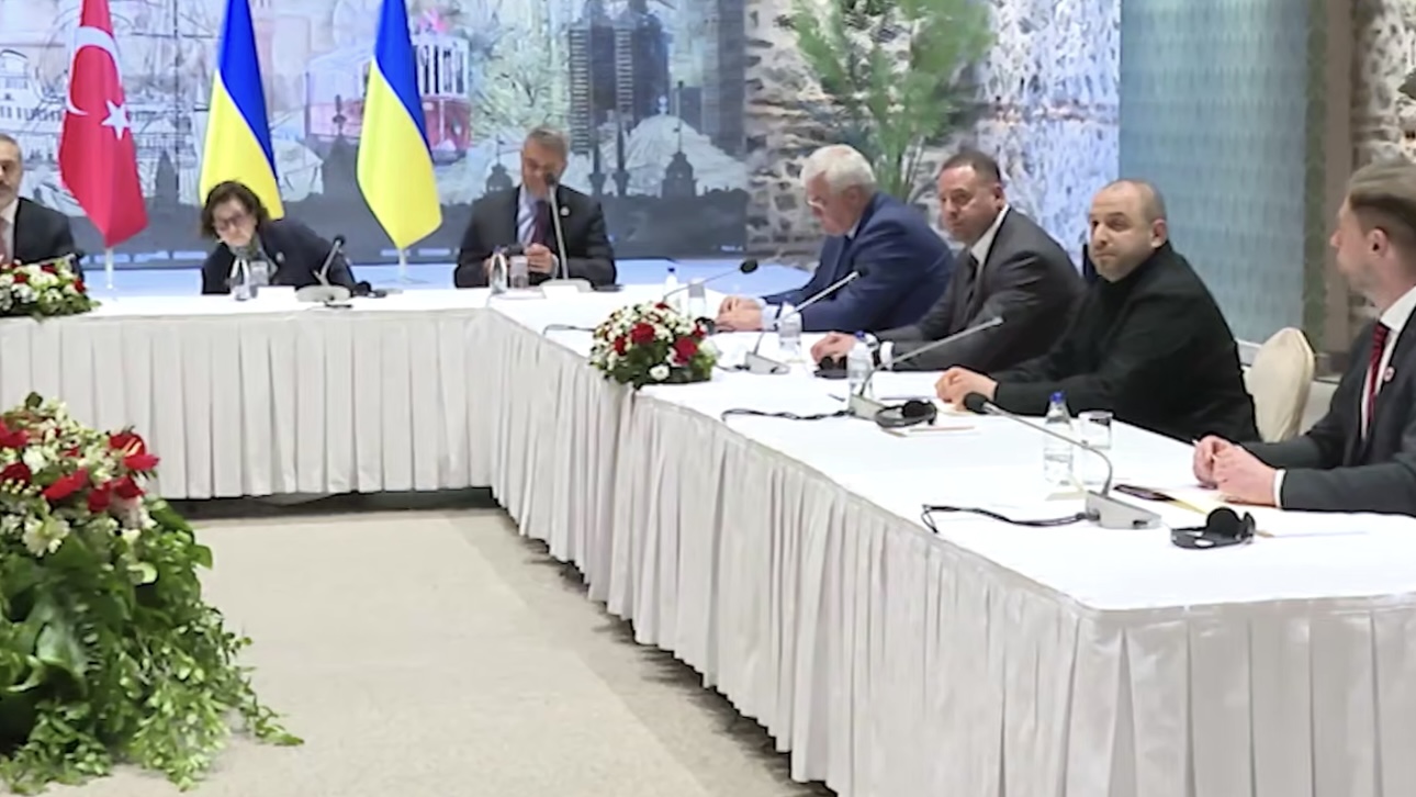 Украинская делегация на переговорах намерена обсудить встречу Путина и Зеленского